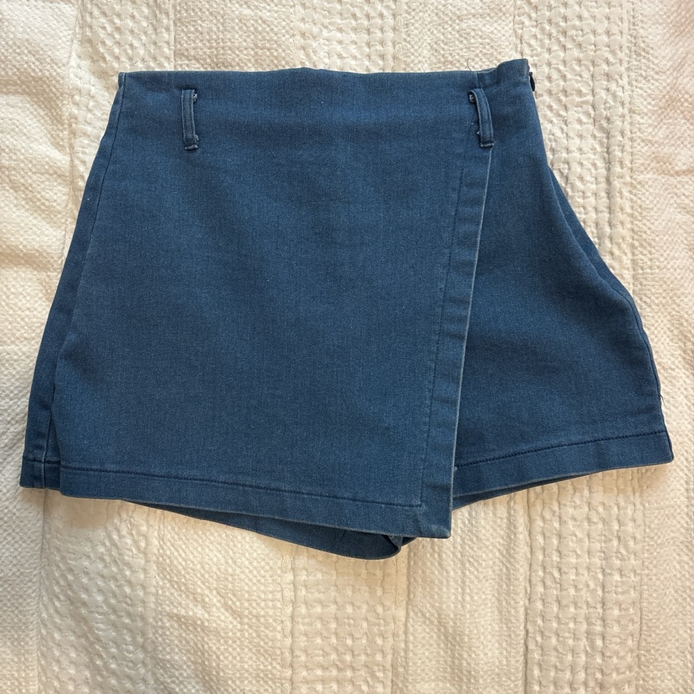 Altar’d State denim hot pants skort size smalll
